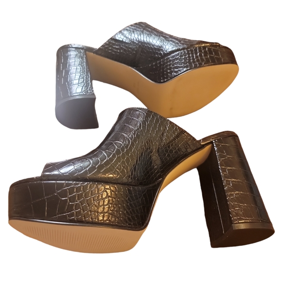 NINE WEST RAVYN PLATFORM OPEN TOE , BLACK,  CROC - Picture 5 of 6